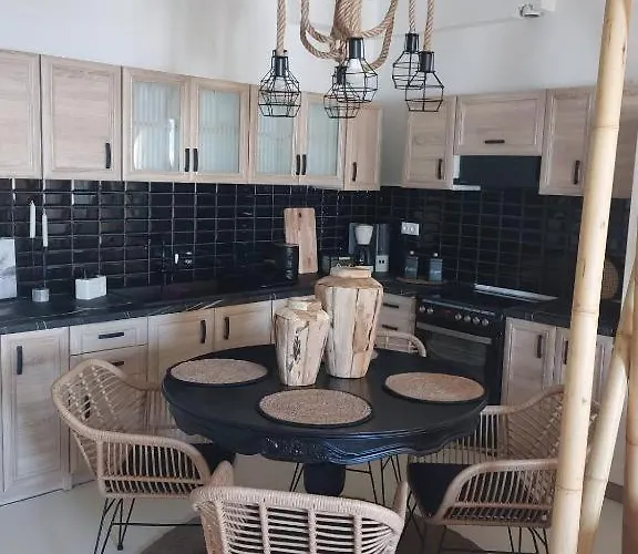 Horizon View In Arnados شقة