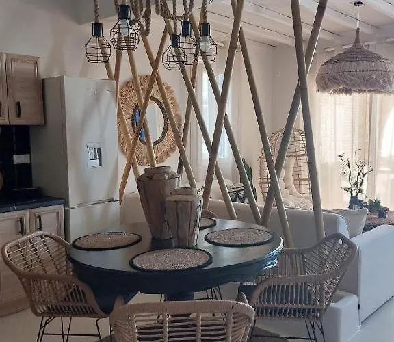 Horizon View In Arnados شقة